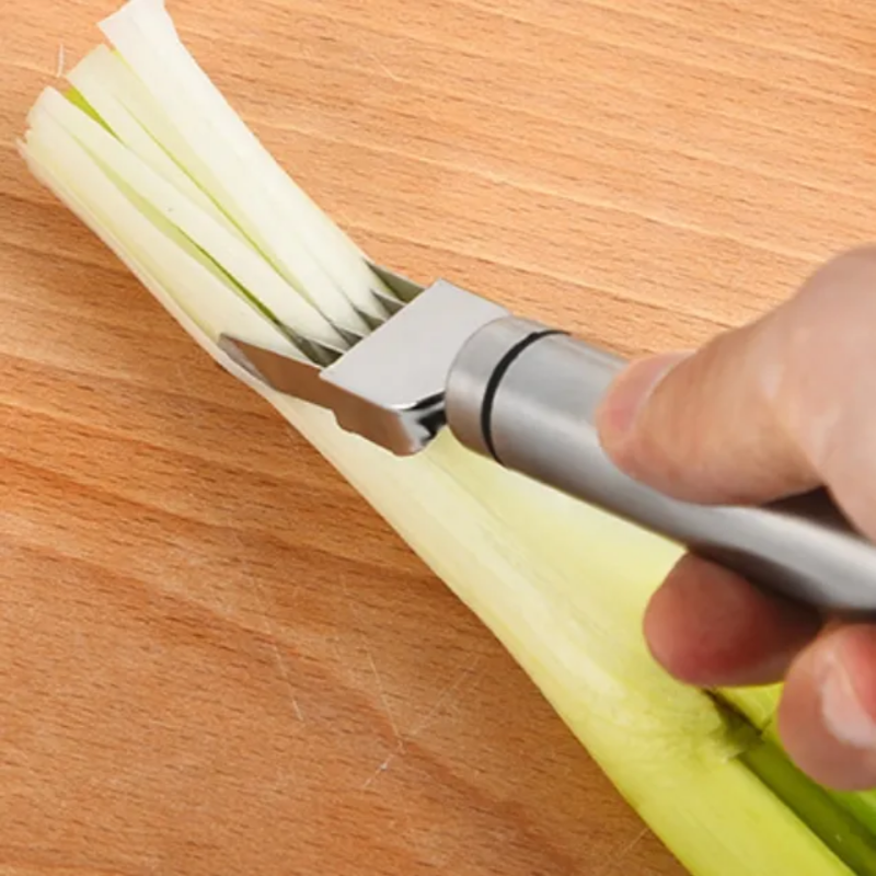 This versatile multi-slicer excels at slicing onions, tomatoes, cucumbers, and other produce with minimal effort.